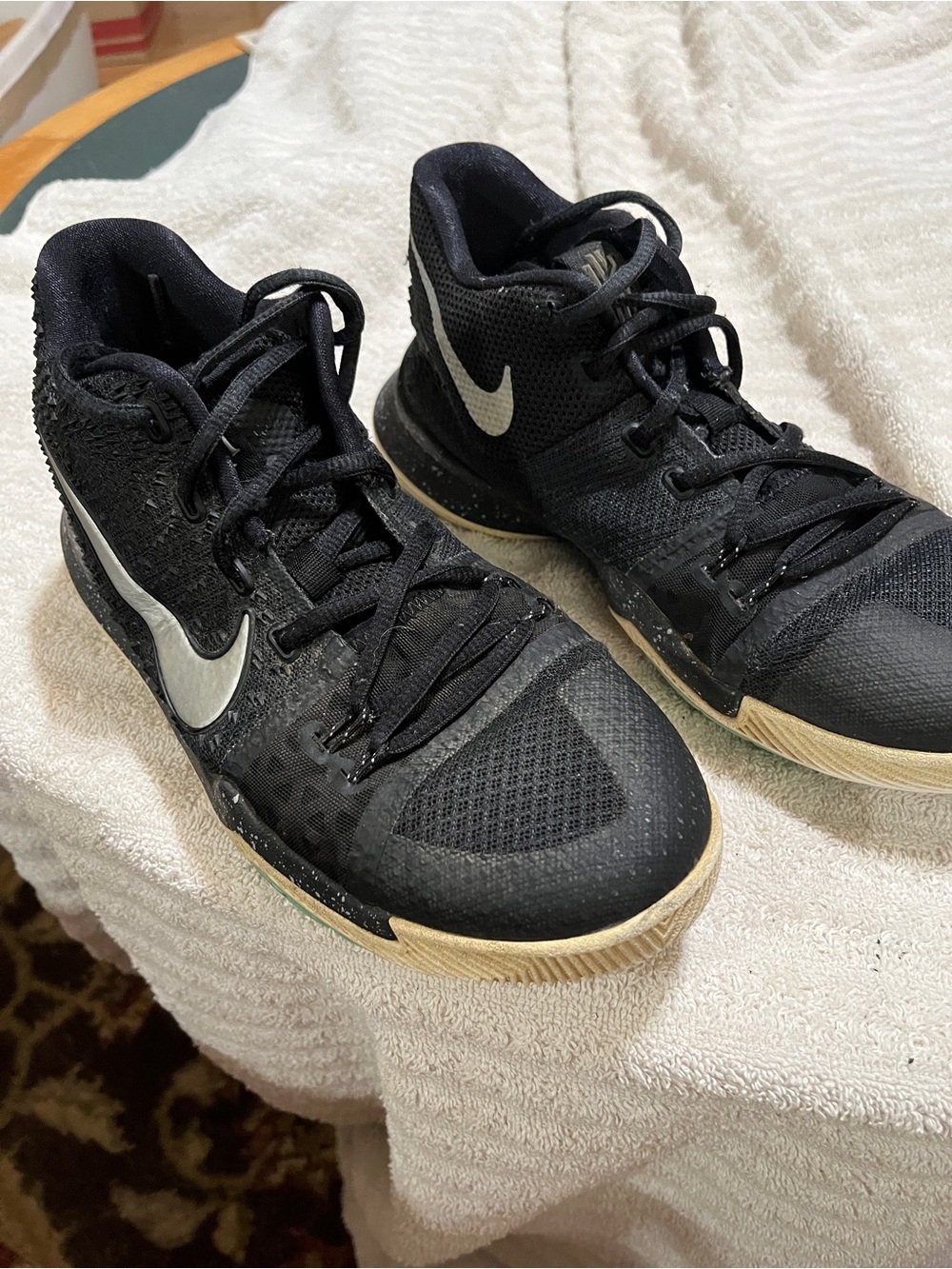 Nike Black High-Top Basketball Sneakers with White Swoosh 6.5 Y